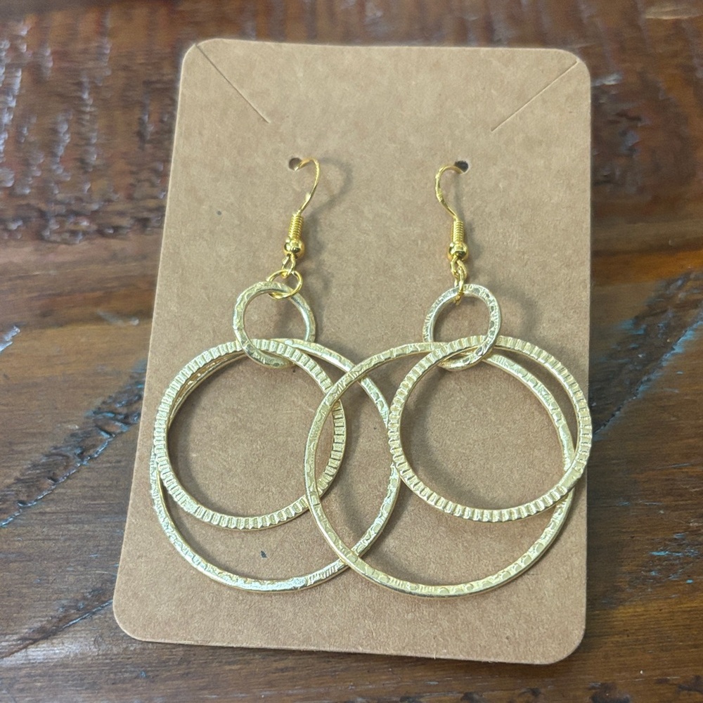 Elegant Gold Hoop Earrings